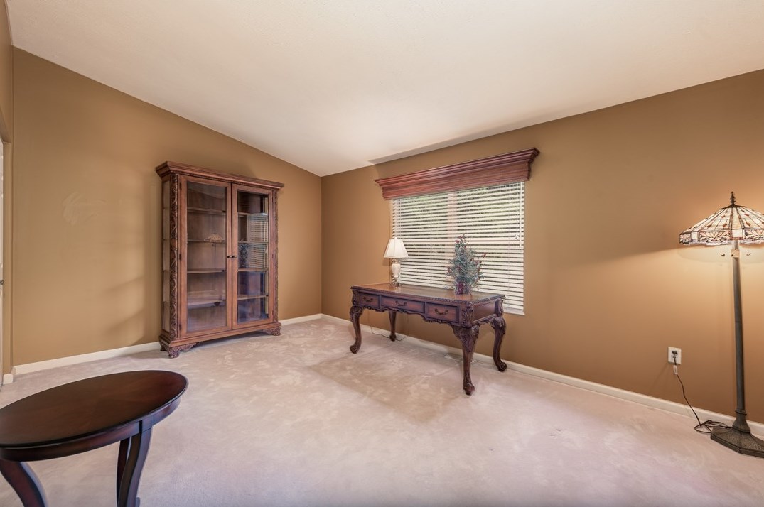 7082 Clubview Dr, Bridgeville PA  15017-1097 exterior