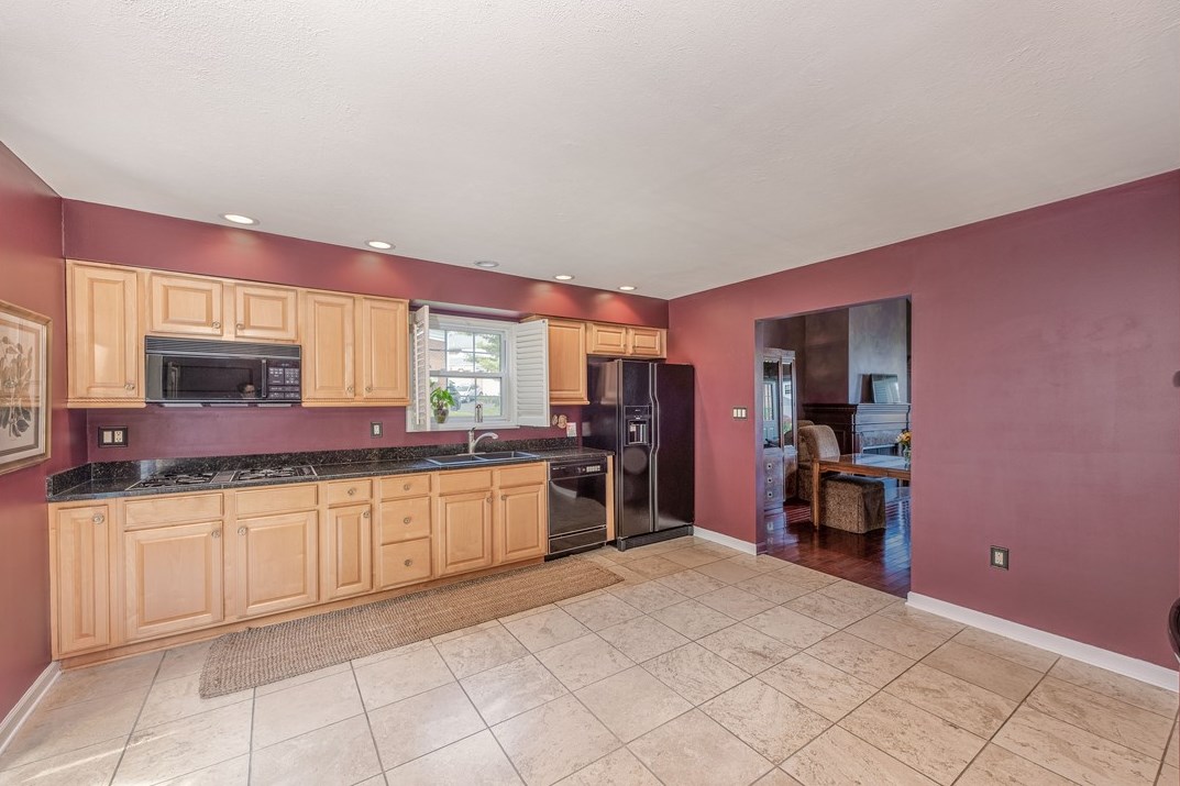 7082 Clubview Dr, Bridgeville PA  15017-1097 exterior