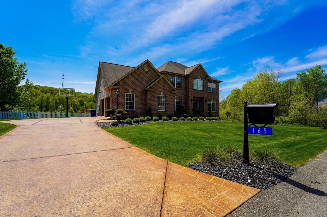 165 Cambridge Way, New Castle, PA 16101