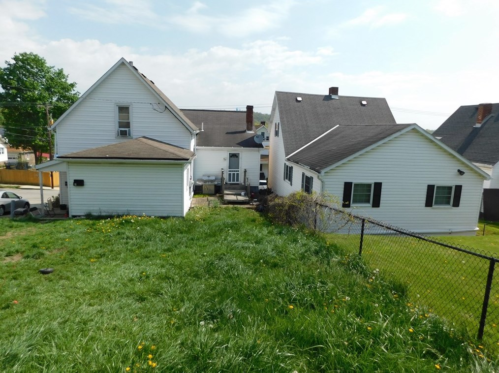 219 Meadow Ave, North Charleroi, PA 15022