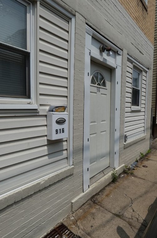 916 Penn St, Pittsburgh, PA 15215