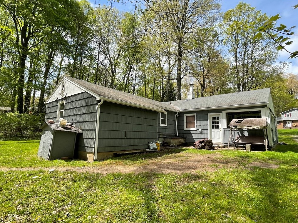 114 Wood St, New Castle, PA 16102