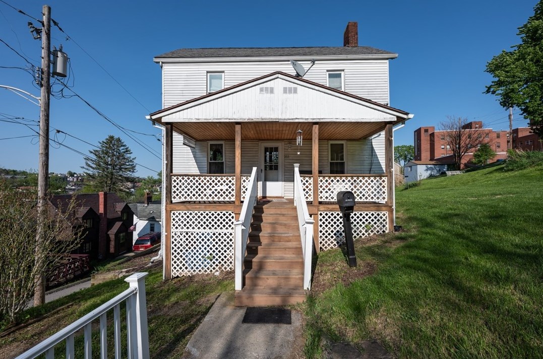 201-203 Bernstein Ave, Canonsburg, PA 15317