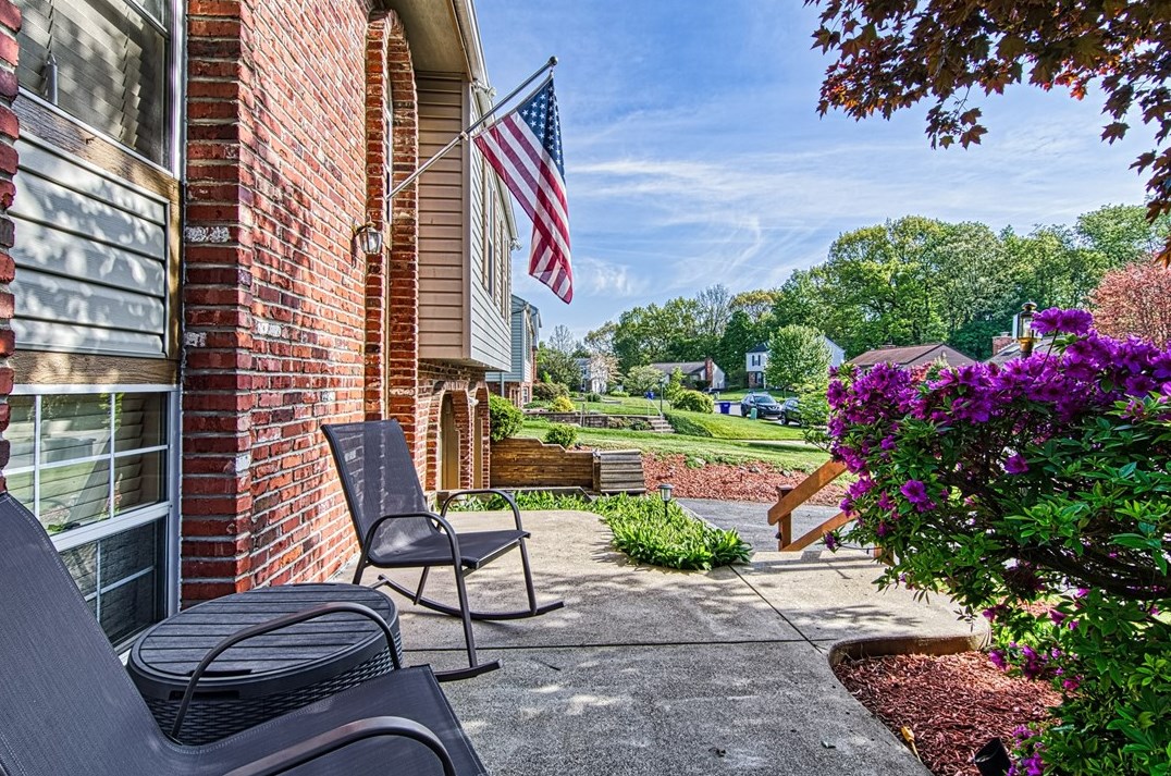 557 Bruton Dr, Gibsonia, PA 15044