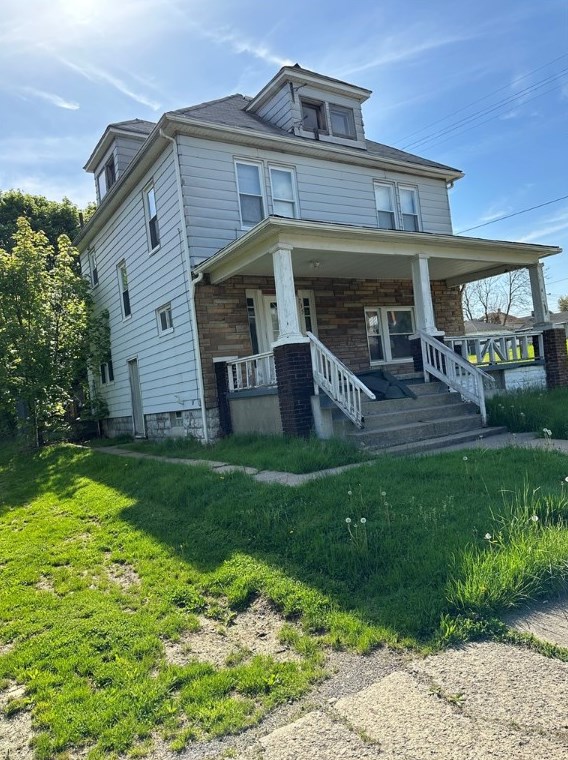 735 S Oakland Ave, Hermitage, PA 16146