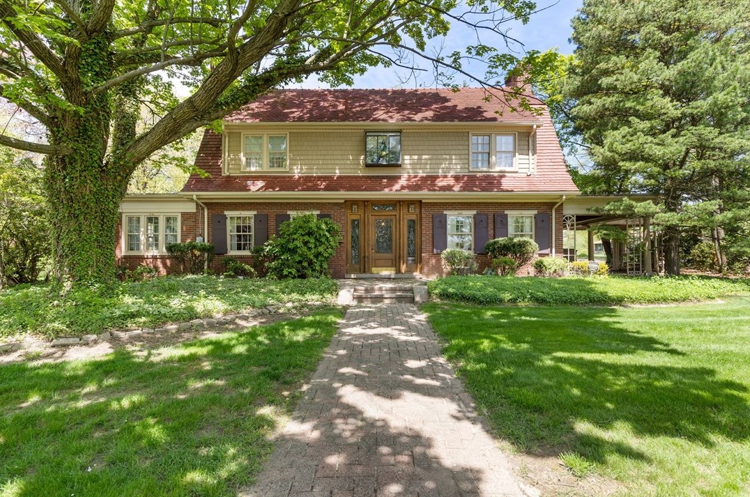 235 E Englewood Ave, New Castle, PA 16105