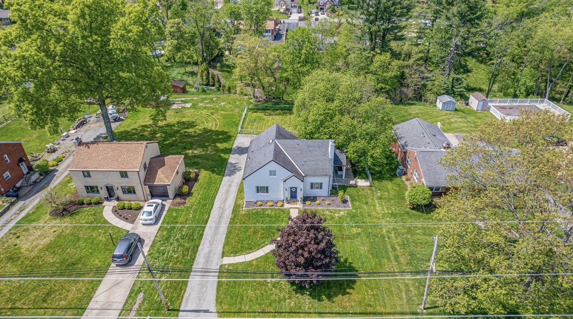 9475 Peebles Rd, Allison Park, PA 15101-1940