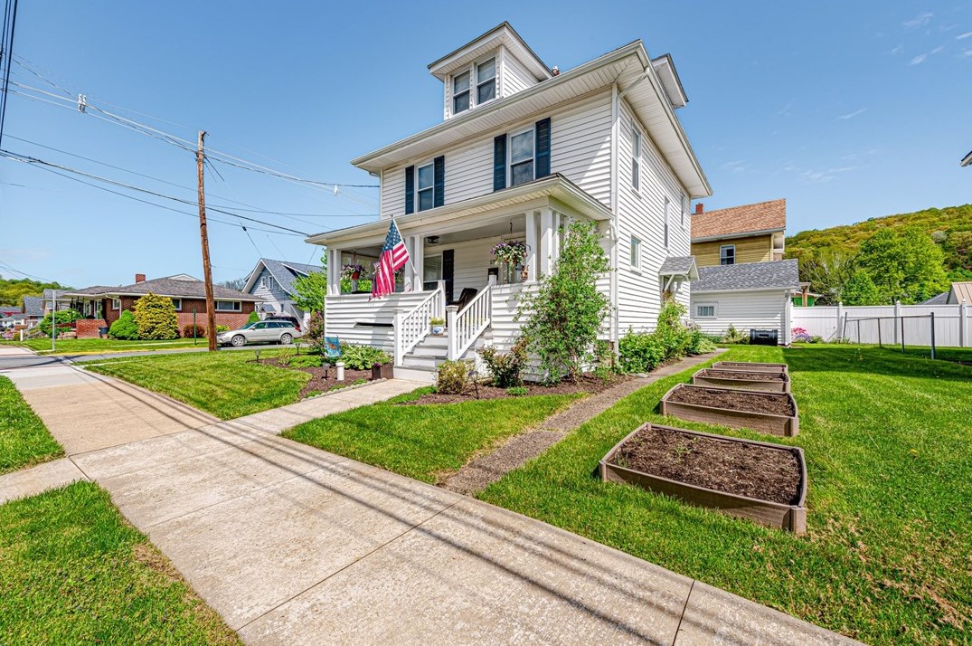 1395 Church St, Indiana PA  15701-2544 exterior