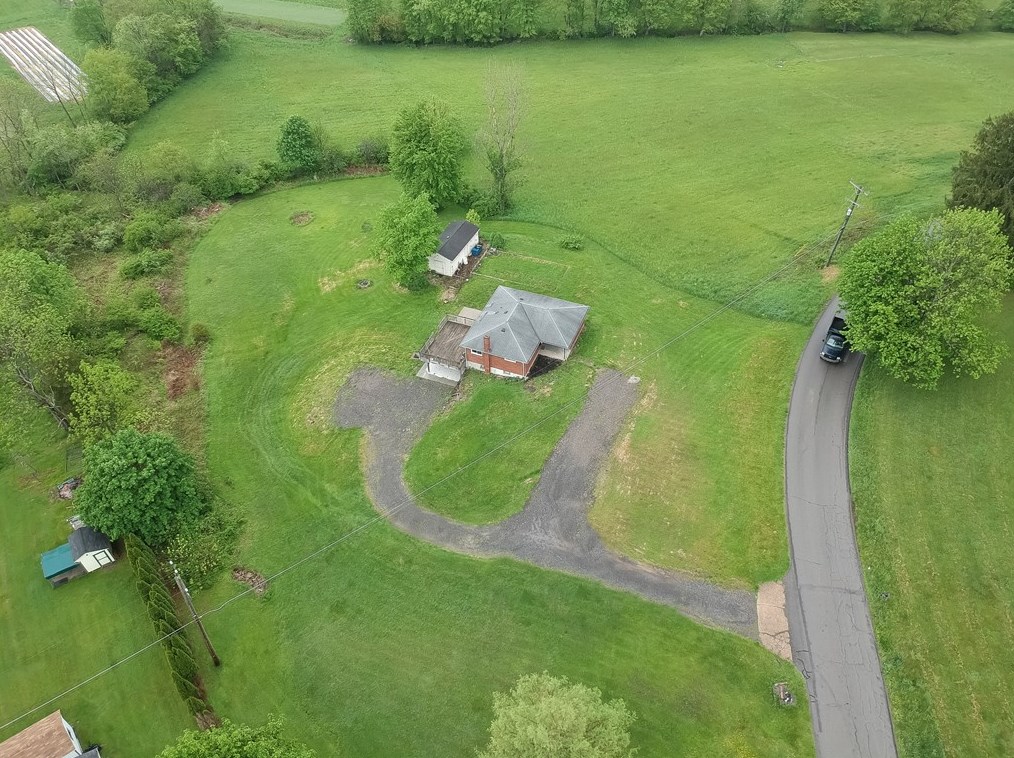 482 Browns Hill Rd, Valencia, PA 16059