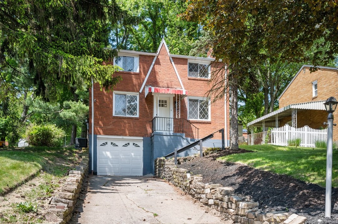 7939 Thon Dr, Verona, PA 15147