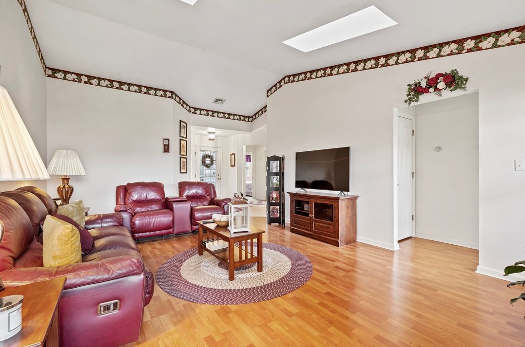 105 Pinehurst Ln, Greensburg, PA 15601