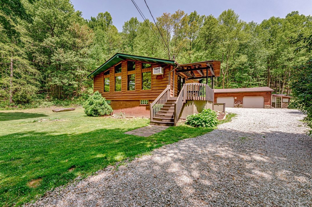 133 Pole Cat Hollow Rd, Connellsville, PA 15425