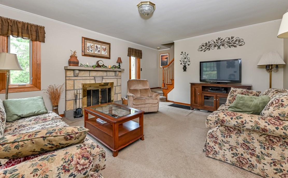 38 Seldom Seen Rd, Bradfordwoods, PA 15015