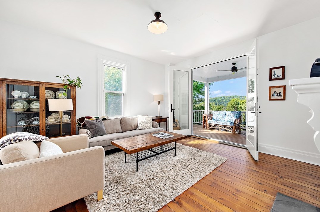 716 Hopkins St, Sewickley, PA 15143