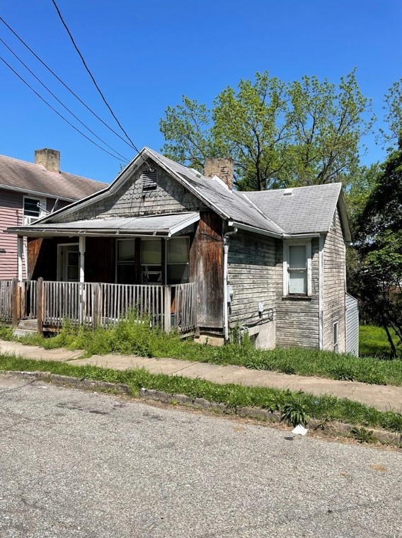 23 Gibson Ave, Washington, PA 15301-4011