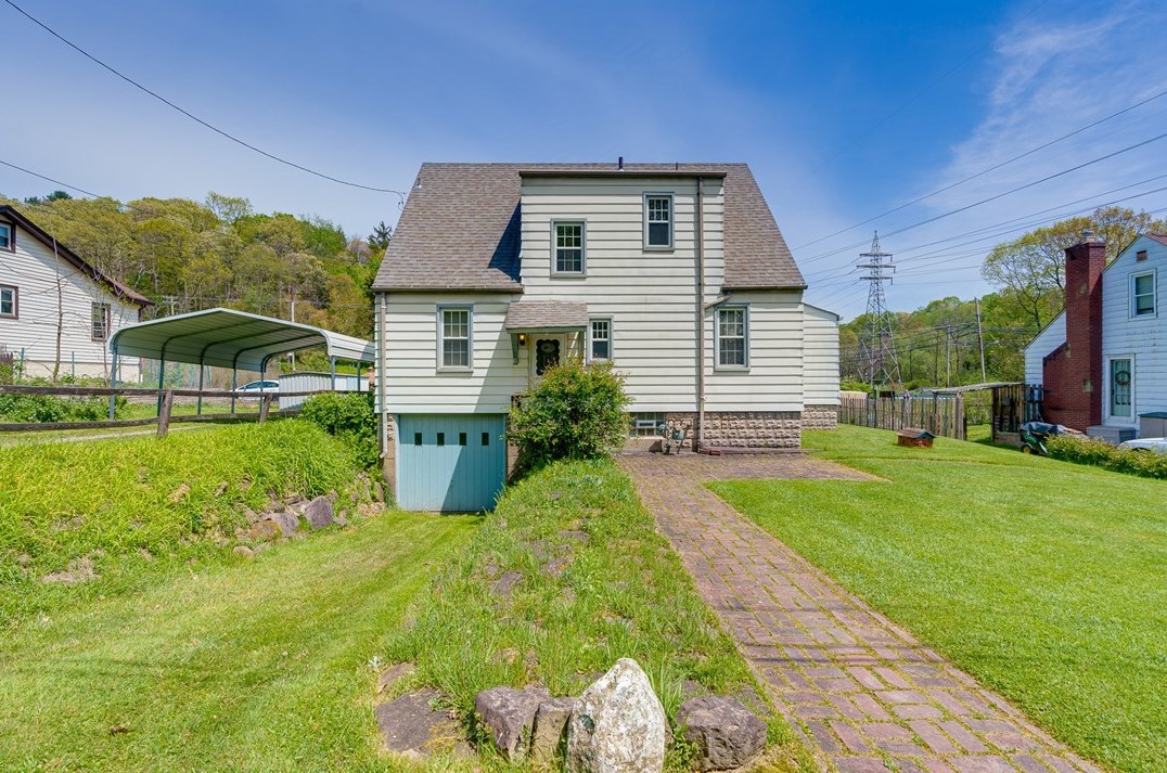 305 Five Acres Dr, Pittsburgh, PA 15238