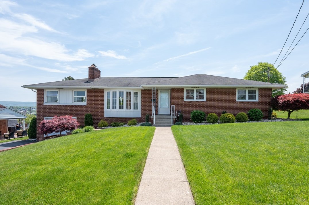 333 W 1st Ave, Latrobe, PA 15650