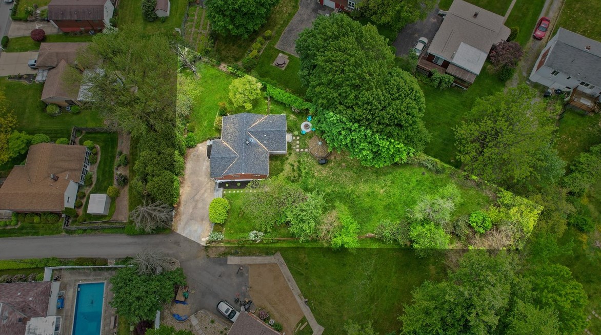 100 Fieldstone Cir, Glenshaw, PA 15116