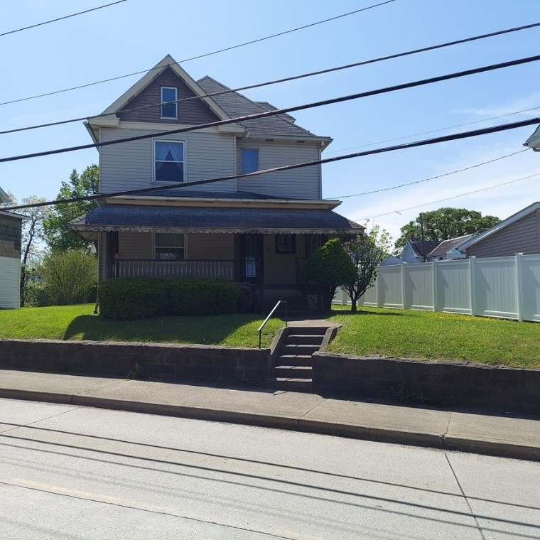 108 Snyder St, Connellsville, PA 15425