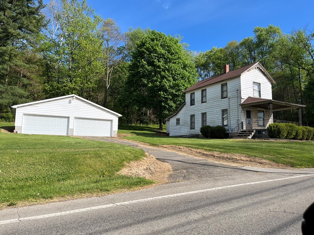1259 N Water Ave, Hermitage, PA 16148