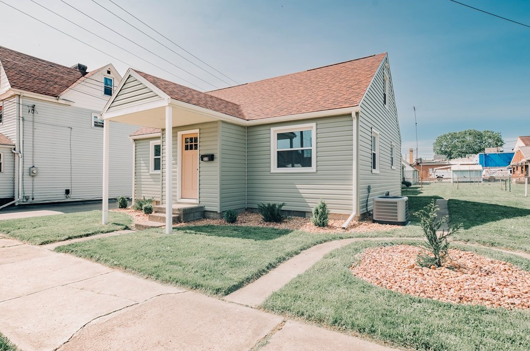 310 13th St, Ford City, PA 16226
