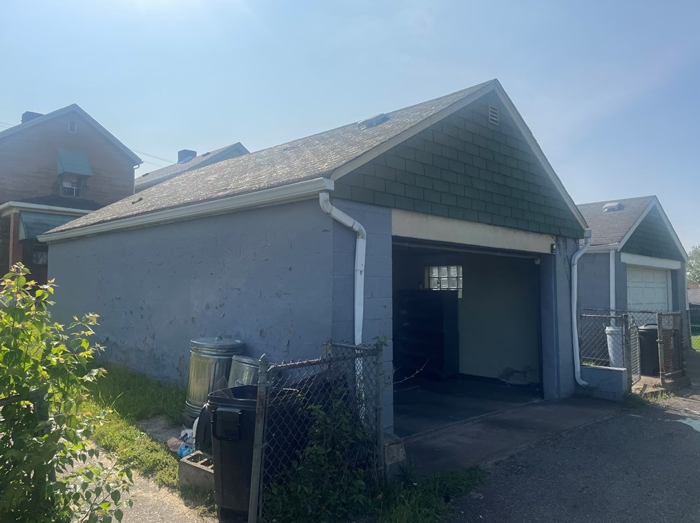 635 S 5th St, Duquesne, PA 15110