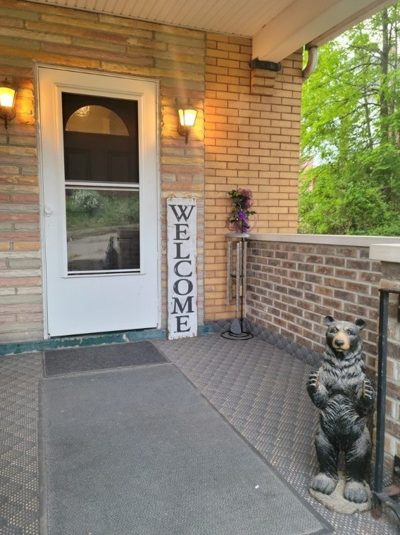723 3rd St, Ambridge, PA 15003