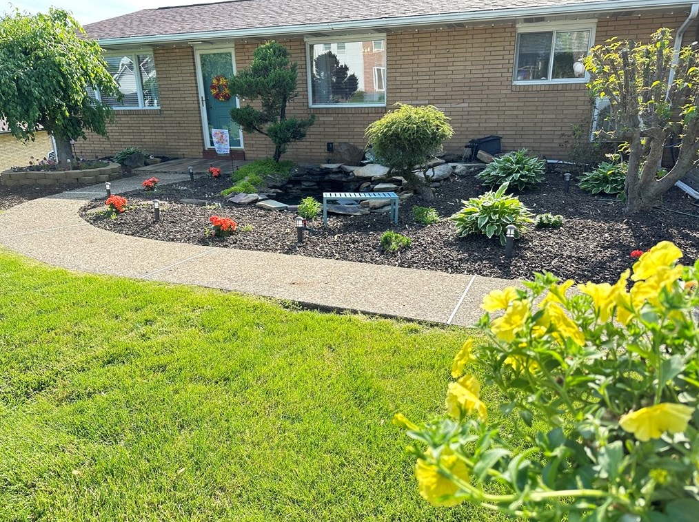 344 S Lombard St, Oliphant Furnace, PA 15401