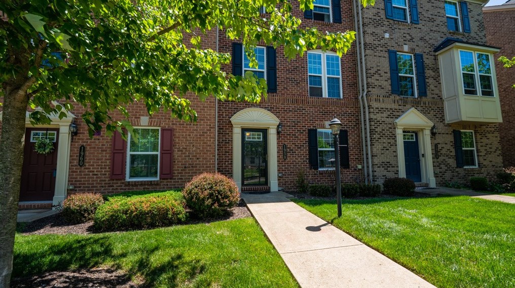 1958 Georgetown Dr, Sewickley, PA 15143
