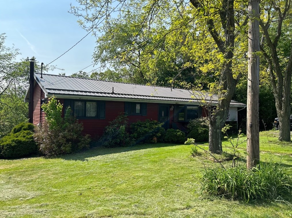3168 Brighton Rd, Ellwood City PA  16117-3544 exterior