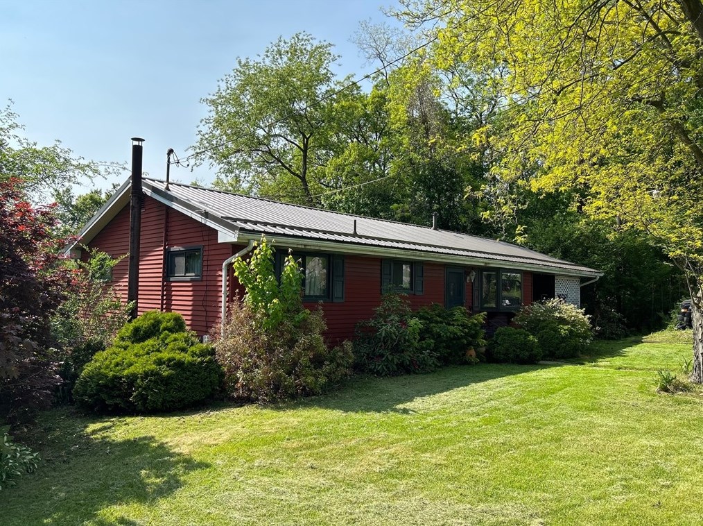 3168 Brighton Rd, Ellwood City PA  16117-3544 exterior