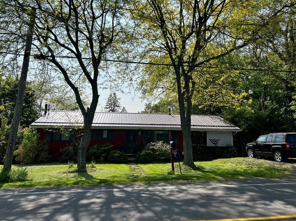 3168 Brighton Rd, Ellwood City, PA 16117-3544