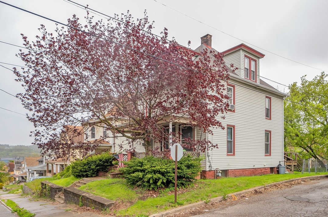 425 E Lutton St, New Castle, PA 16101