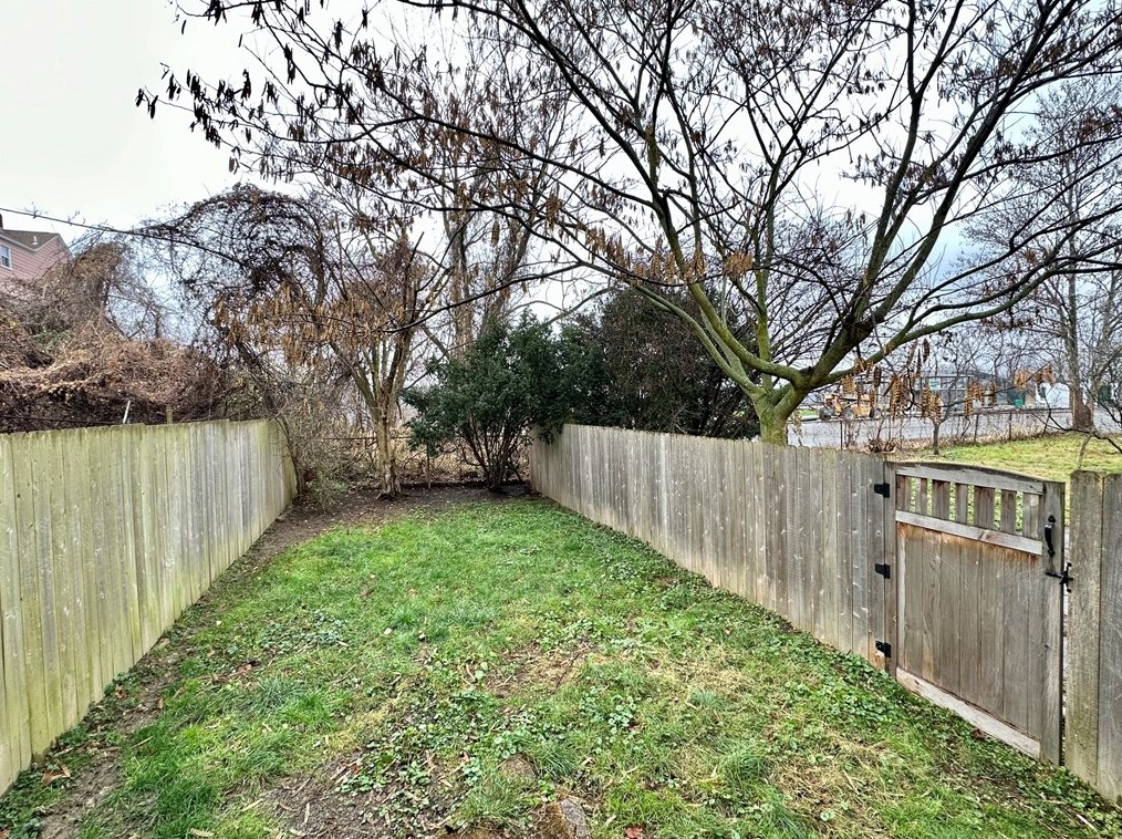4300 Bristol St, Pittsburgh, PA 15207