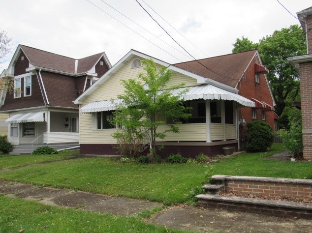 1219 Chestnut St, Connellsville, PA 15425