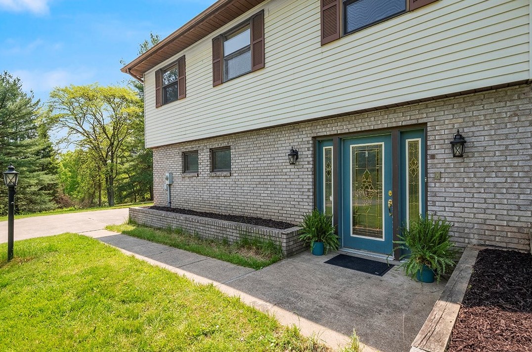 5519 Bauer Dr, Gibsonia, PA 15044