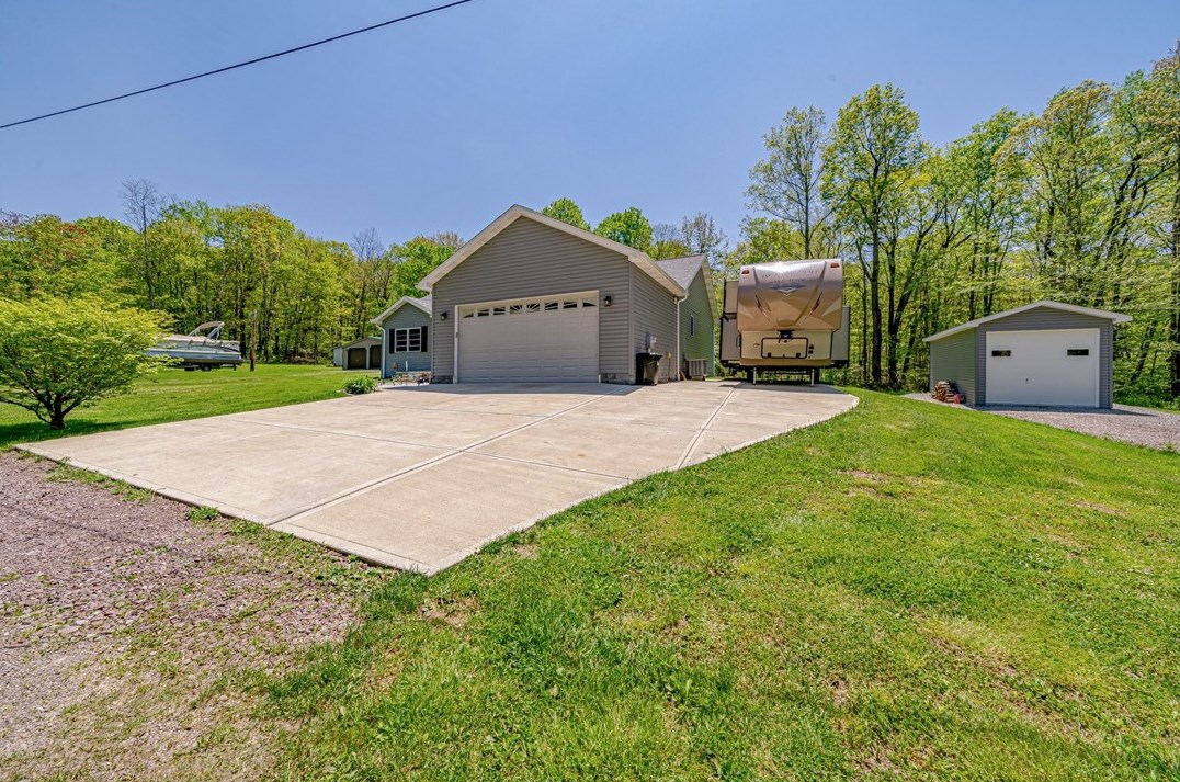153 Old Forty Rd, Addison, PA 15411