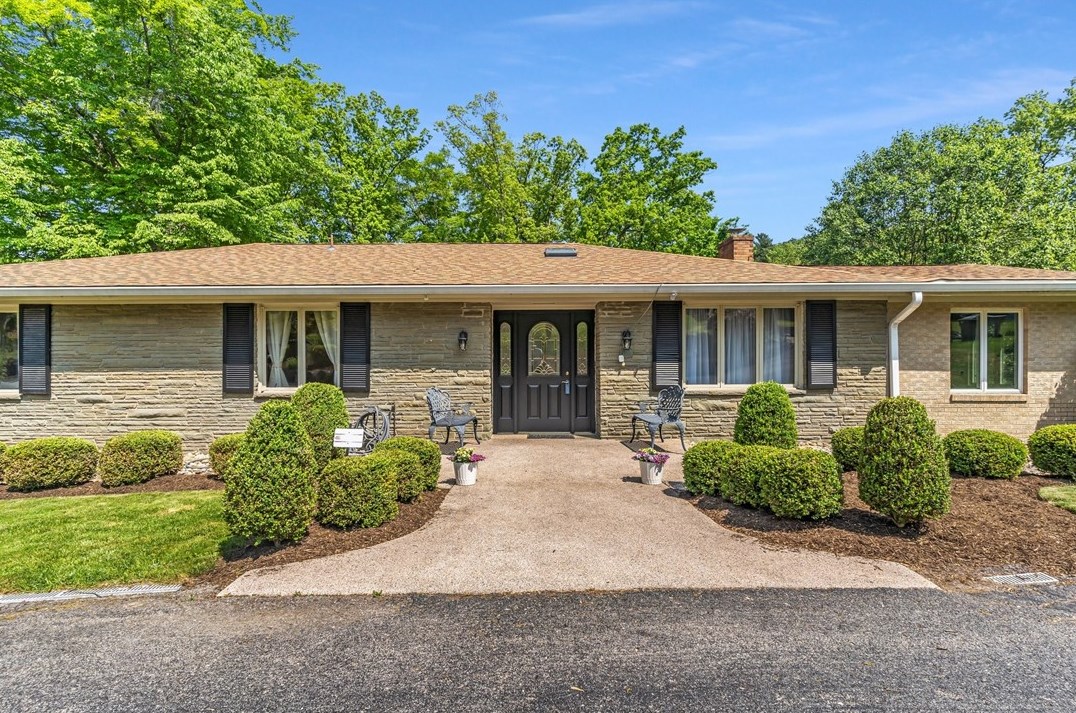 1605 Burchfield Rd, Allison Park, PA 15101