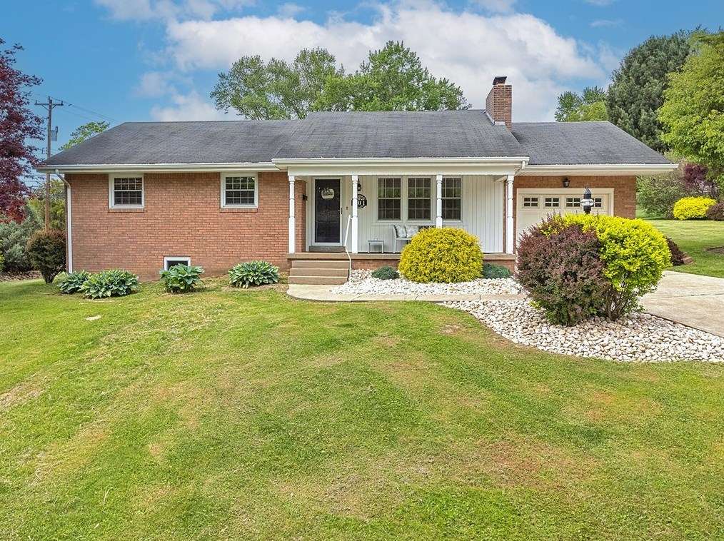 401 Woodhaven Dr, Monroeville, PA 15146