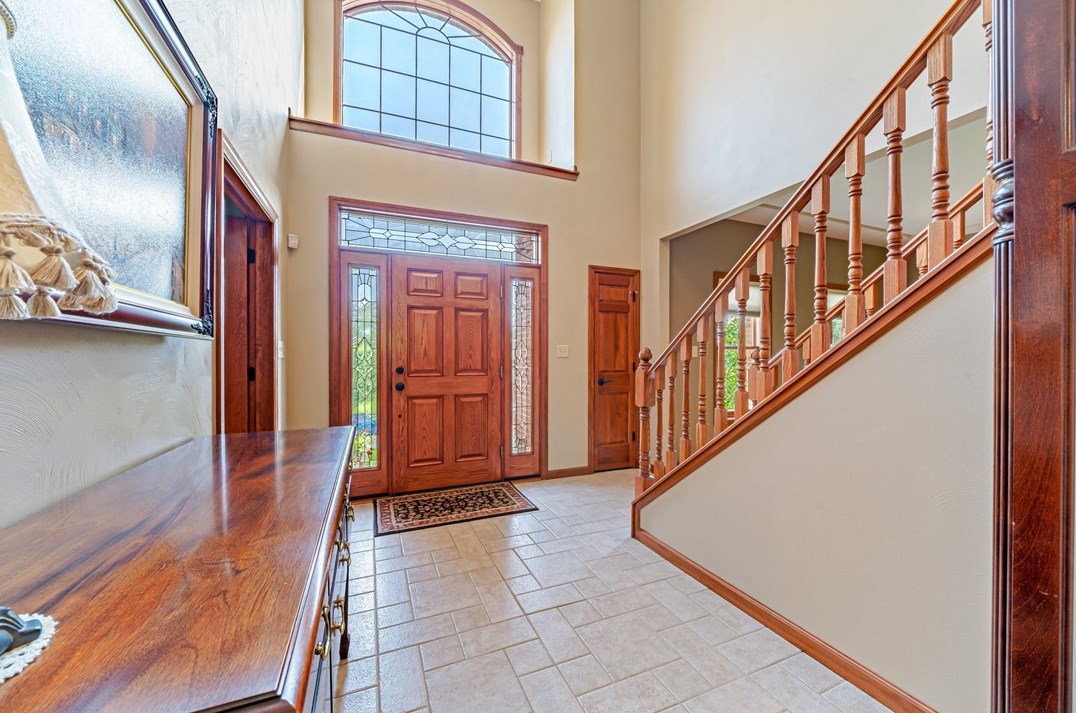 810 Rembrandt Cir, North Huntingdon, PA 15642