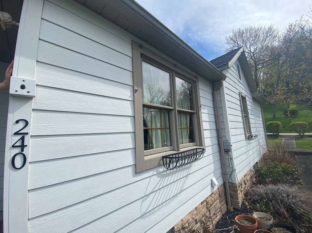 240 Mountain View Rd, Oliphant Furnace, PA 15401
