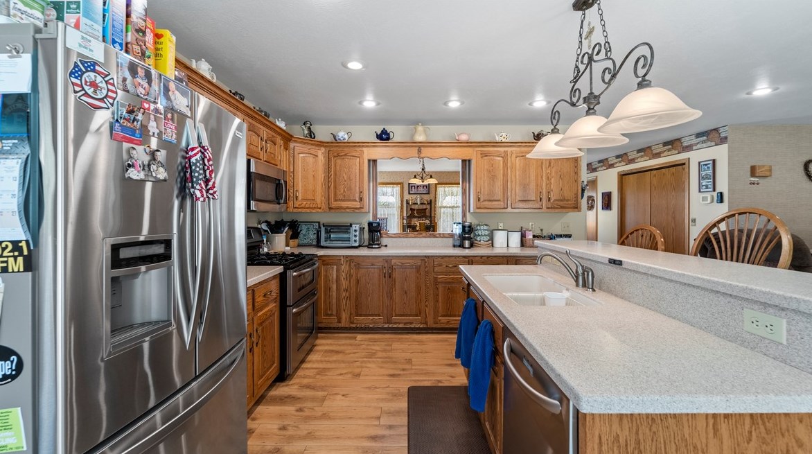 769 Sleepy Holw Dr, Franklin, PA 16323