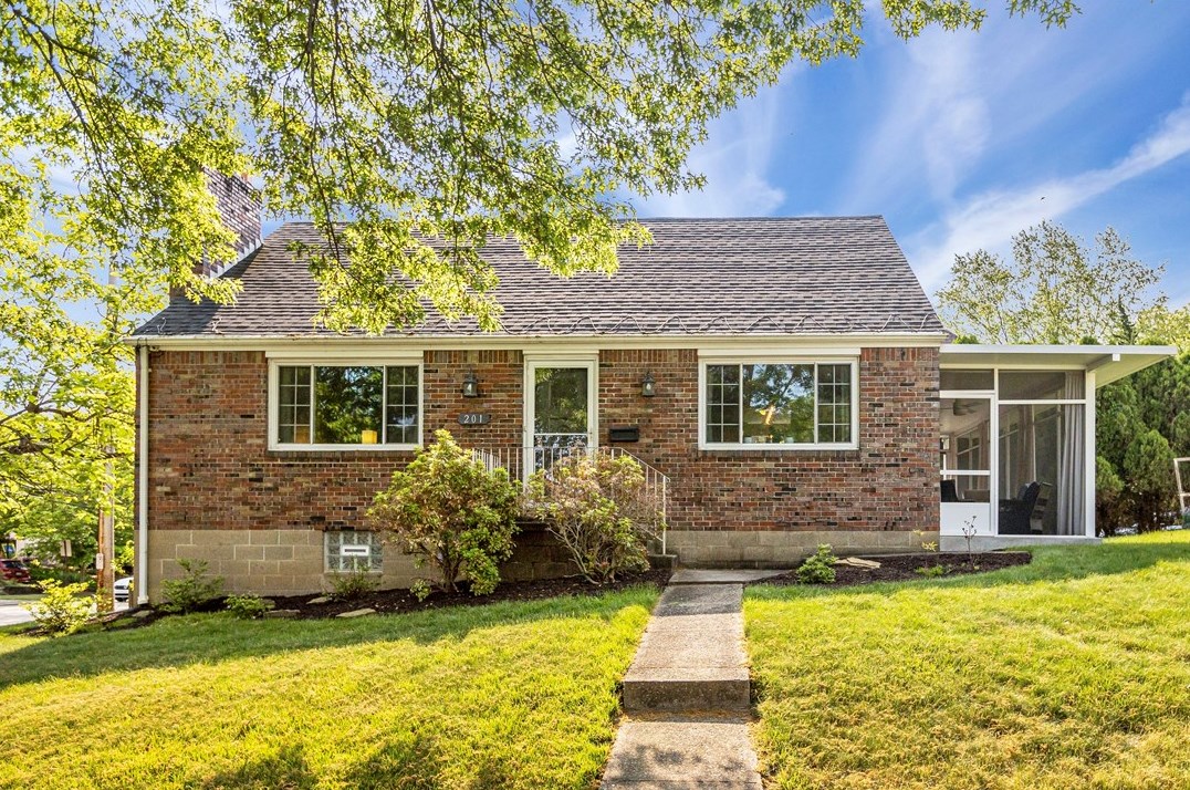 201 5th St, Oakmont, PA 15139