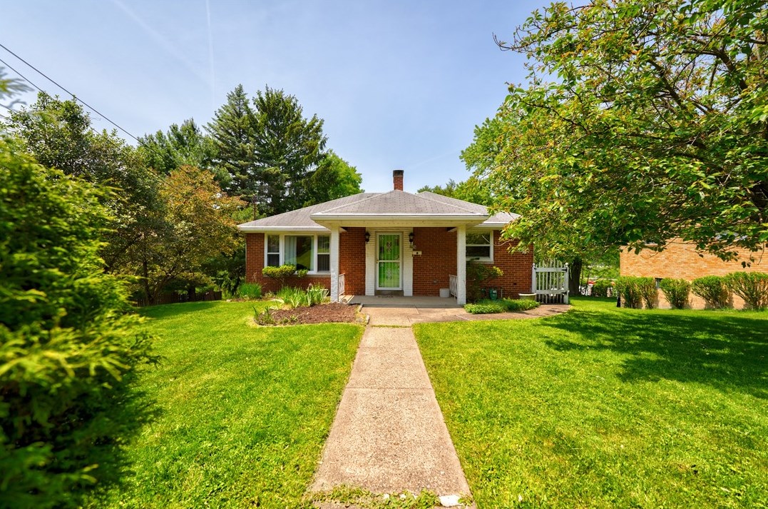 4676 Robert Dr, Bethel Park, PA 15102-2948