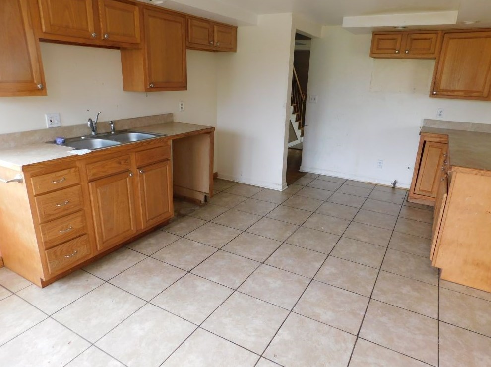1153 Kerry Ln, Erie, PA 16505