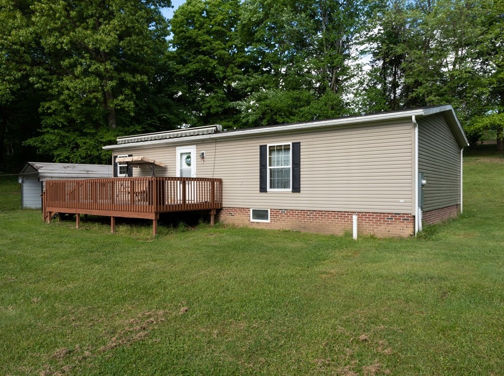 318 Heizler Dr, Hookstown, PA 15050