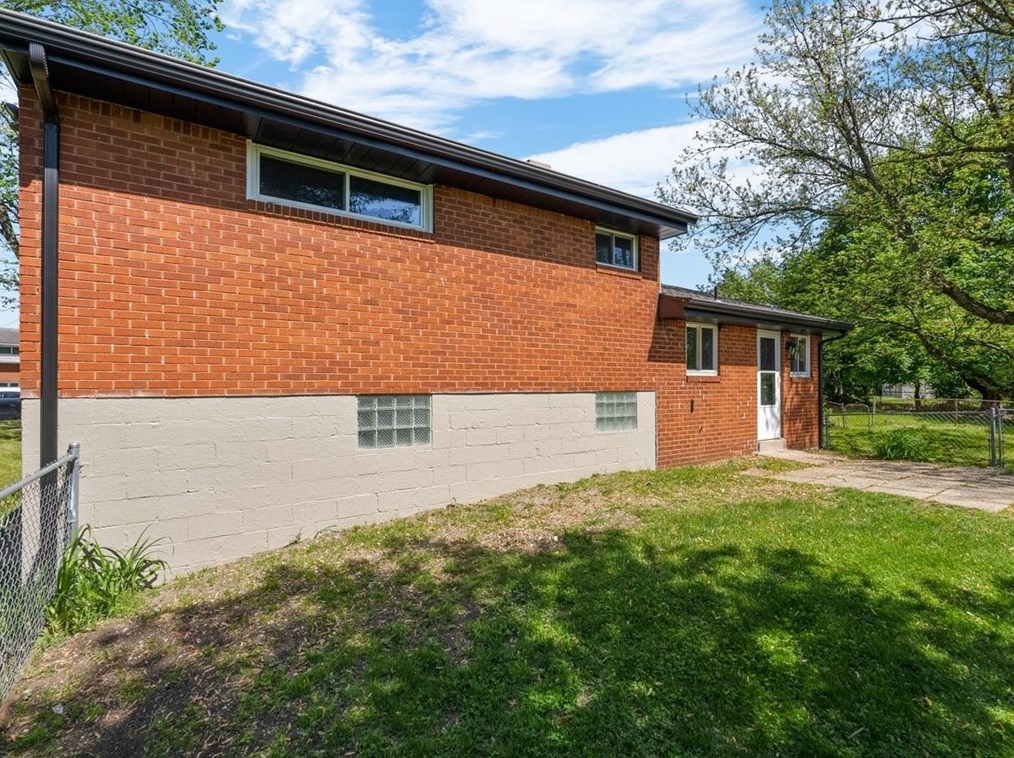 519 Larix Rd, Monroeville PA  15146-1609 exterior