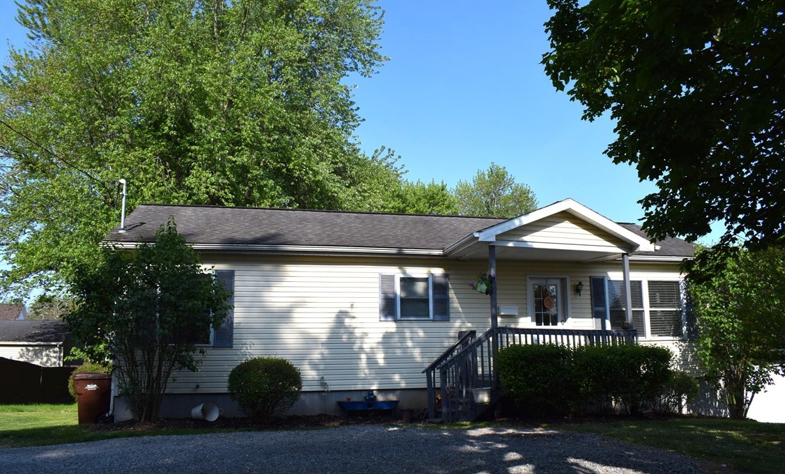 42 S 7th St, Hermitage, PA 16150
