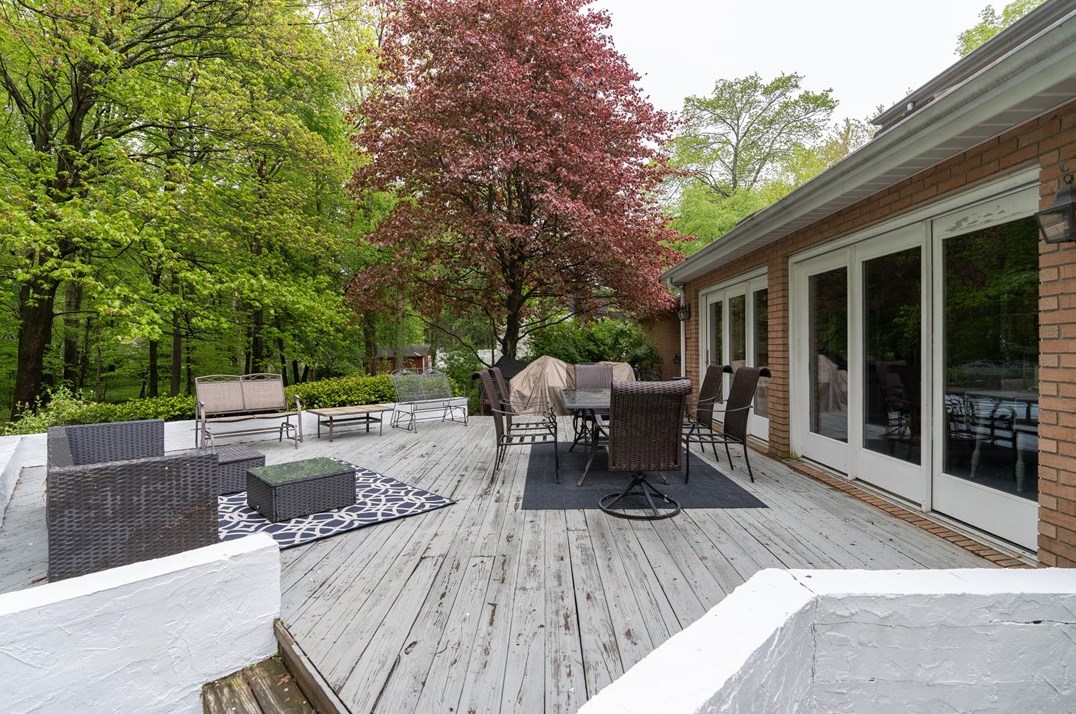 20 Dogwood Ln, Grove City, PA 16127