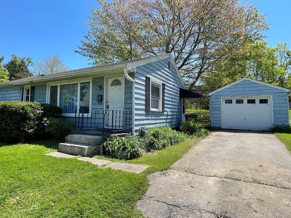 454 Franklin St, Slippery Rock, PA 16057